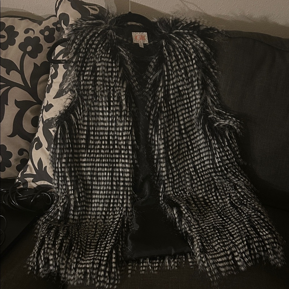 GB Black and White Faux Fur Vest
